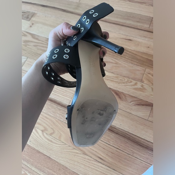 Zara sandals - Picture 2 of 3